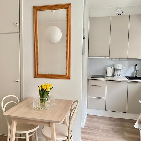 Just Renovated Stylish Nordic Studio By Tram Stop هلسنكي المظهر الخارجي الصورة