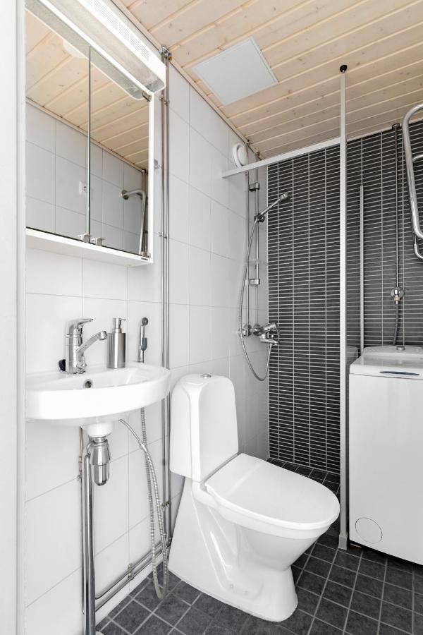 Just Renovated Stylish Nordic Studio By Tram Stop هلسنكي المظهر الخارجي الصورة
